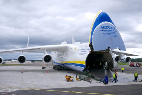 Antonov_An-225_Mriya_(14404727404)